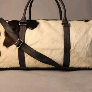 Bolsa de Viaje de Cuero Vacuno con Cierre de Cremallera, Bolsa de Fin de Semana, Diseño Duradero - Product Image 3