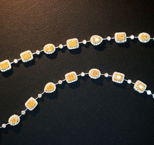 AMBER JEWELS Pulsera Unisex Chapada en Oro de 18K con Piedra Natural de Corte Esmeralda y Engaste de Estrella, Joyería Clásica de Boda Estilo Hip Hop - Product Image 3
