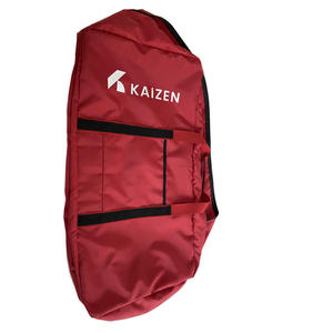 Bolsa de Lona Roja TITAN TREAD WEAR con Ribete Negro y Asa Superior, Bolsa de Viaje y Gimnasio de Gran Capacidad - Product Image 4