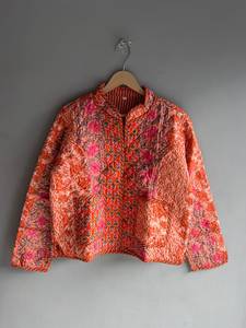 Veste matelassée florale à col mandarin pour femme, manches longues, longueur standard, en polyester rembourré, poches plaquées, CADEAU POUR ELLE - Product Image 1