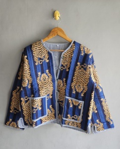 Pyjama unisexe en coton 100% à imprimé tigre bleu, tissé et matelassé, avec bas de pyjama et haut à manches longues boutonné sur le devant, style décontracté pour l'été - Product Image 1