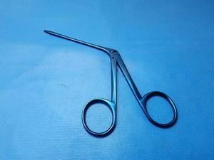 Pinces crocodiles en acier inoxydable à mâchoires fines, instrument chirurgical, fournisseur d'applications chirurgicales, pinces crocodiles chirurgicales - Product Image 1