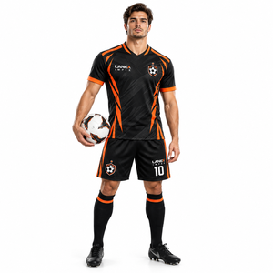 Ensemble d'uniformes de football en gros, maillots et shorts personnalisés imprimés, vêtements d'équipe légers et à séchage rapide pour l'entraînement et le sport - Product Image 2