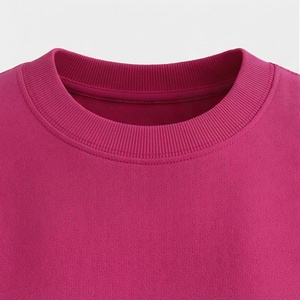 Ensemble 2 pièces tricoté pour femme : T-shirt à col rond et manches courtes et short au-dessus du genou, imprimé métallisé, coupe décontractée, printemps - Product Image 4