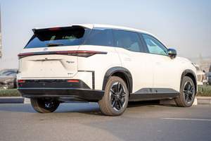 Toyota BZ3 X 2025 SUV Eléctrico AWD con Batería de Litio, Asientos de Cuero, Neumáticos R19, Alta Potencia, Nuevo - Product Image 4