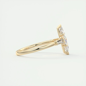 Anillo de compromiso de tres piedras con diamante cultivado en laboratorio de corte marquesa en oro amarillo - Product Image 3