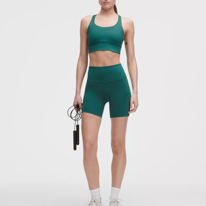 Ensemble de sport pour femme : Soutien-gorge sans couture à maintien élevé et découpes, et short cycliste taille haute à motif écossais avec dentelle – Tenue de yoga - Product Image 2