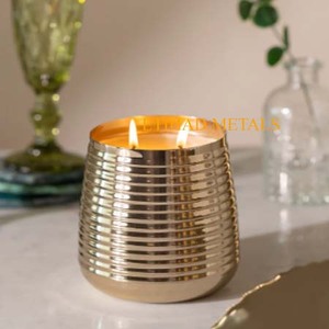 Pot à bougie décoratif en métal, pots à bougies Dance of Frondescence, bougies parfumées votives, récipient à bougie en métal côtelé doré - Product Image 1