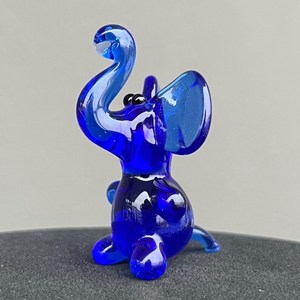 Murano Hand blown Glass Blue Elephant Figurine Animal Theme Handmade Craft Decor - Product Image 6