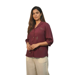 Camisa Bordada Bird Zari para Mujer, Manga Corta, Estilo Casual, Ligera, Corte Elegante - Product Image 1