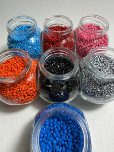 Granulés de colorant concentré de haute qualité pour films soufflés et grades d'extrusion - Product Image 3
