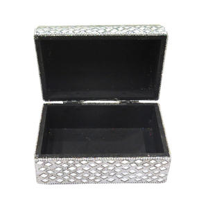Caja de Joyería de Madera MDF Hecha a Mano, Organizador Decorativo para Anillos, Aretes y Regalos para Mujeres - Product Image 2