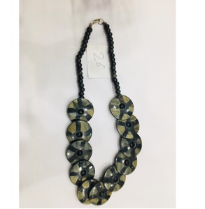Collier classique perlé pour femme avec pendentif chrétien en os naturel, fait main, bijoux de fête, vente en gros - Product Image 3