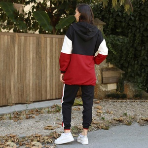 Ensemble de survêtement décontracté deux pièces pour femme, nouveau, vente en gros personnalisée, avec short et épaules tombantes, en nylon/coton - Product Image 2