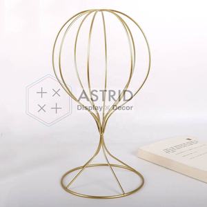 Support de Présentation de Chapeaux et Casquettes Écologique de Luxe en Acier Mat avec Design Autoportant pour Magasins de Vêtements - Product Image 2