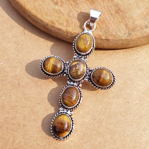 Colgante de Cristal Curativo con Gema Natural, Bisel en Forma de Cruz, Chapado en Plata Antigua, Latón Hecho a Mano de Calidad Premium - Product Image 4