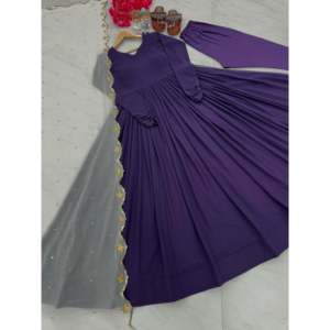 Ensemble de soirée pour femme de créateur Robe Dupatta Bas - Product Image 1