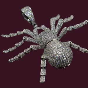 Colgante de Araña con Incrustaciones de Diamantes |   Amuleto Personalizado con Diamante de Laboratorio Moissanite |   Regalo Hip Hop de Plata 925 - Product Image 1