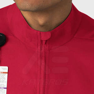 Conjunto de Uniforme Médico para Hombre, Chaqueta Roja con Cierre Frontal, Manga Larga, con Bolsillo de Parche y Pantalones con Cordón Ajustable - Product Image 5