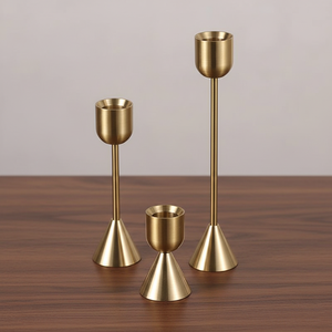 Chandelier en métal plaqué laiton doré vintage 2026, élégant pour la décoration de table de mariage et de réception - Product Image 2