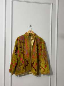 Chaqueta Bomber de Terciopelo Rosa con Bordado Suzani, Estilo Hippie Vintage, Cálida para Invierno, Ecológica, con Estampado Floral y Letras, Regalo - Product Image 5