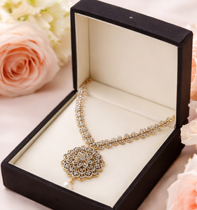 Collar con Colgante Ovalado de Oro Rosa de 14K de Lujo con Triple Clúster de Diamantes, Joyería Fina y Delicada para Mujer, Regalo de Aniversario o Boda - Product Image 2