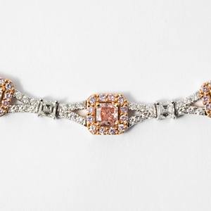 Collier de luxe en or blanc 14 carats avec diamant de laboratoire taillé de 20,00 carats, serti pavé, certifié IGI, bijou audacieux haut de gamme - Product Image 4