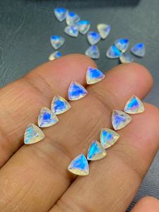 Piedra suelta de piedra lunar arcoíris blanca facetada con destello azul de 5 mm y 10 mm para la fabricación de joyas - Product Image 5