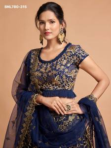 Conjunto de Lehenga-Choli Azul Marino con Red de Tela Suave y Pesada, Adorno de Hilo Zari-Badla-Dori y Múltiples Lentejuelas, Proveedor de Surat - Product Image 3