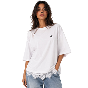 T-shirt ample en coton pour femme, coupe oversize, épaules tombantes, manches courtes, avec surpiqûres en dentelle, style mode toutes saisons, personnalisable, ton sur ton - Product Image 1