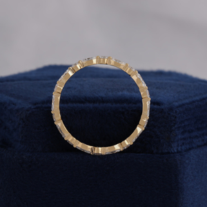Anillo de Eternidad Apilable con Diamantes Cultivados en Laboratorio, Corte Marquesa y Redondo, en Oro de 14K y 18K - Product Image 5