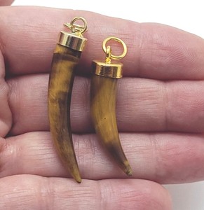 Pendentif en corne naturelle, pièce décorative artisanale, doté d'un matériau authentique, d'une finition supérieure et d'un charme artisanal distinctif - Product Image 2