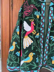 Veste en velours vert brodée de style bohème artisanal, magnifiquement décorée, authentique, faite à la main, avec des motifs floraux, vêtement d'extérieur. - Product Image 5