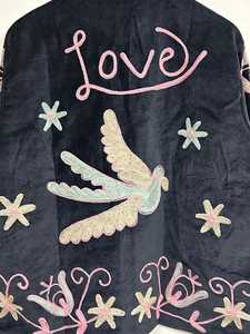 Chaqueta de Terciopelo Bordada a Mano con Encanto Atemporal, Diseño Floral y de Aves, Estilo Bohemio Artesanal, Forro de Algodón, Prenda Exterior para Mujer - Product Image 6