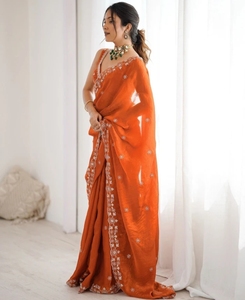 Sari Jimmy Jimmy estilo Bollywood con bordados y adornos KV - Product Image 3