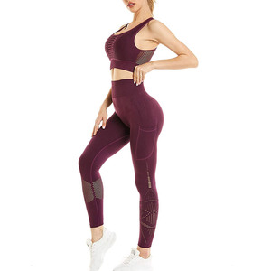 Ensemble de yoga pour femmes, best-seller, faible MOQ, couleur unie, dernier design, prix de gros. - Product Image 1