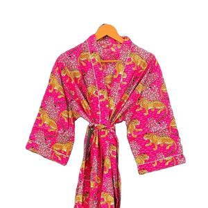 ชุดคลุมกิโมโนผ้าฝ้ายลายเพสลีย์สีชมพู สำหรับคลุมชายหาด - Product Image 1