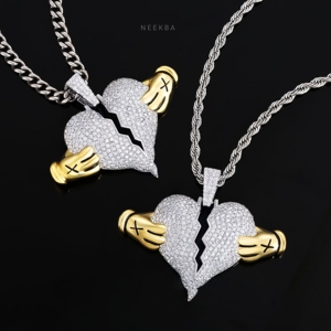 Colgante de Amor Roto – Corazón de Moissanita con Incrustaciones de Diamantes, Colgante de Corazón Roto de Moissanita en Plata de Ley 925 - Product Image 3