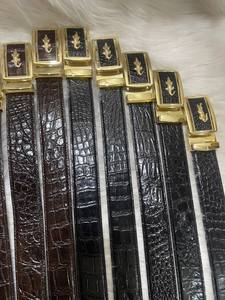 Ceintures en cuir croco décontractées pour hommes de haute qualité en gros avec boucles en alliage, longueur personnalisée, durables, support OEM/ODM du Vietnam - Product Image 6