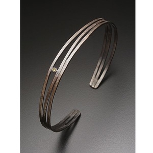Brazalete Moderno Texturizado – Brazalete Bohemio de Metal Mixto con Detalle Trenzado, Estilo Industrial de Moda - Product Image 4