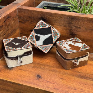 New Custom Hand Tooled Leather Carrying Holder Zipper Portable Jewelry Storage Box Genuine Cowhide Travel Case Jewelry Organizer - Product Image 5