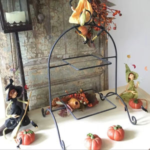 Support décoratif en fer forgé pour la décoration intérieure artistique, améliorant l'esthétique des étagères et des tables - Product Image 1