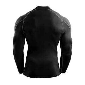 Camiseta Deportiva de Manga Larga con Cuello Redondo, Compresión Suave, Ajuste Regular, Color Negro Liso, Secado Rápido, Casual, Venta al Por Mayor Personalizada - Product Image 4