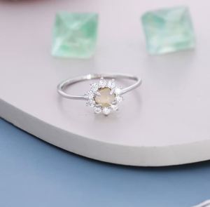 แหวนซิทรินแท้ทรงรัศมีประดับเงินสเตอร์ลิง แหวนพลอยซิทรินธรรมชาติ แหวนคริสตัลรูปดอกไม้ - Product Image 4