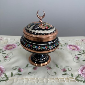 Couvercle de sucrier de haute qualité blanc et plaqué cuivre, pot à bonbons sur piédestal à motifs floraux peints à la main, collection de vaisselle haut de gamme, cadeau - Product Image 4