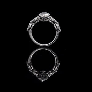 Anillo de Compromiso de Lujo con Moissanita Corte Marquesa AMBER JEWELS, Plata 925 con Engaste Pavé, Certificado GRA, Anillo de Boda Unisex - Product Image 3