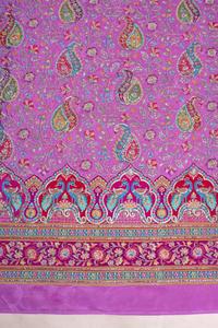 ผ้าเครปสีขาวลายดอกไม้เพสลีย์พิมพ์ลายธรรมชาติ พร้อมขอบลายตกแต่งรูปนกยูง สำหรับตัดเย็บชุดคุर्ติแบบชาติพันธุ์ - Product Image 3