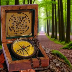 Brújula de latón con caja de madera y estuche tipo medallón - Regalos para abuelos y cumpleaños, Técnica de soldadura de artículos de mesa - Product Image 6