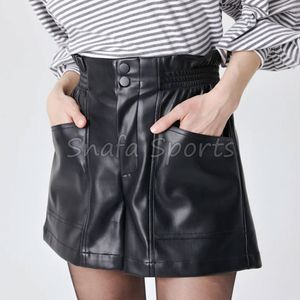 Nuevos shorts deportivos para mujer, personalizados, de cuero, hasta la rodilla, informales y para gimnasio, con cordón ajustable, en venta. - Product Image 3