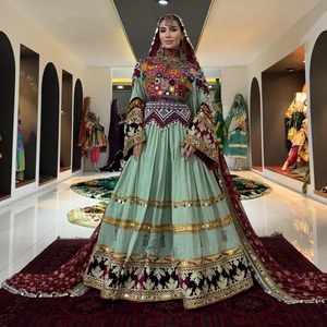 Robe Kuchi en velours menthe et bordeaux, fabriquée à la main, qualité supérieure, velours luxueux, tenue de fête ethnique - Product Image 4